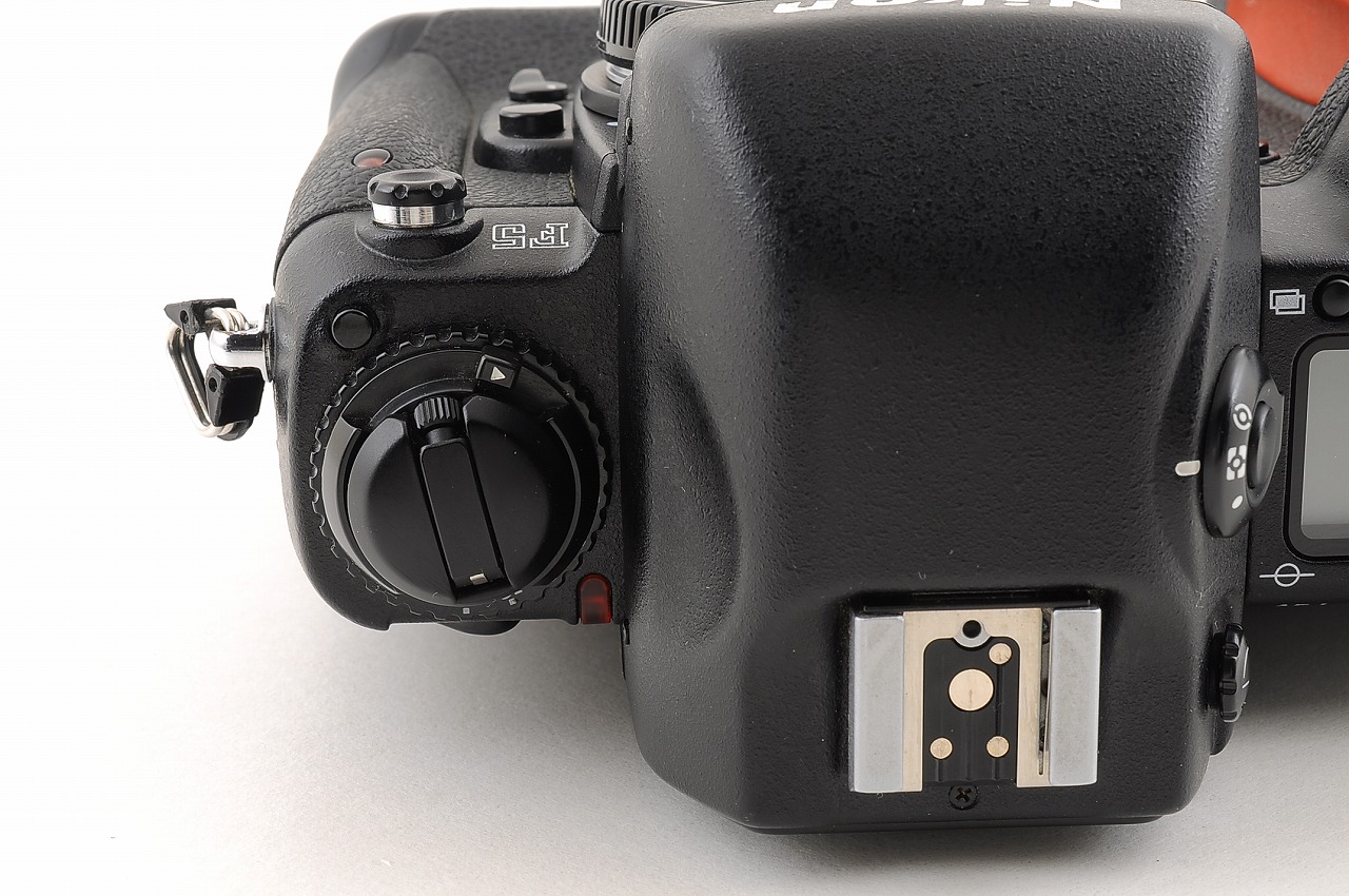Mint Nikon F5 35mm SLR Film Camera Black Body DP-30 F Mount